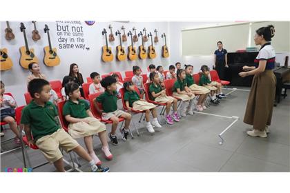 Các bài hát tiếng Anh cho trẻ mầm non dễ học nhất