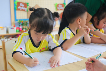 Trẻ 4 Tuổi Học Gì Ở Trường Mầm Non Song Ngữ Để Phát Triển? 