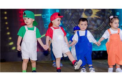 5 bài múa vận động vui nhộn giúp trẻ mầm non rèn luyện sự dẻo dai và giải phóng hình thể