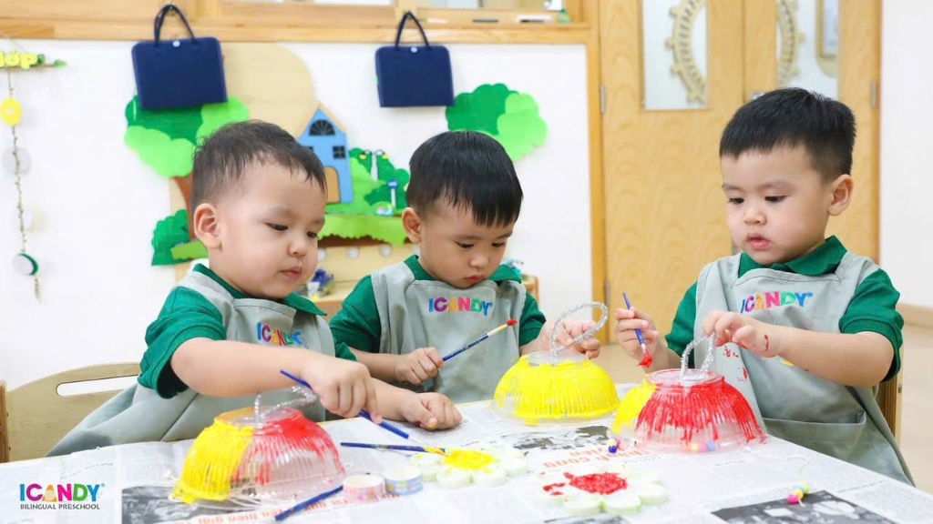 Giờ học tạo hình phát triển tư duy thẩm mỹ và sự khéo tay tại ICANDY Preschool