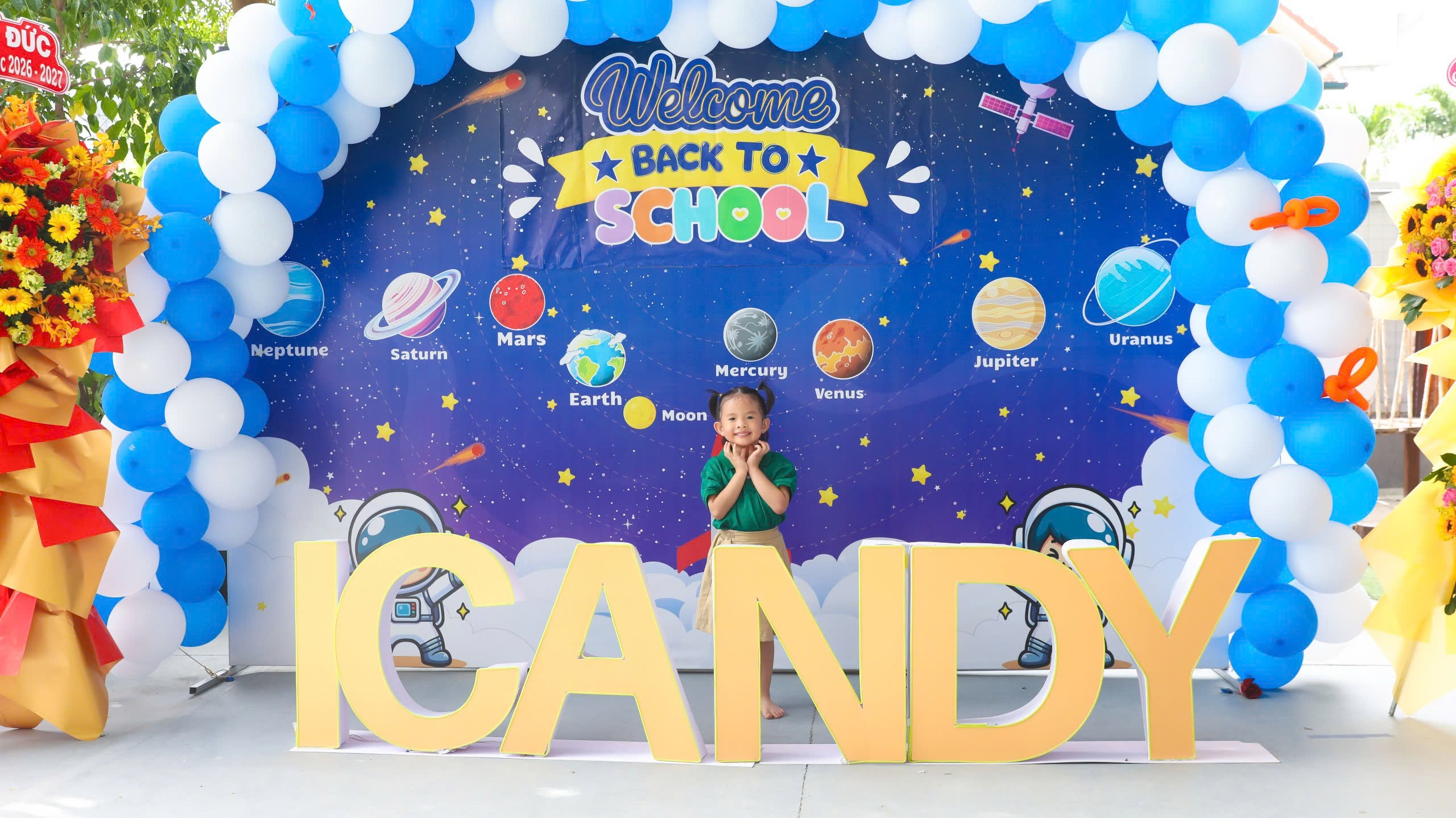 B&eacute; g&aacute;i ICANDY Preschool h&agrave;o hứng check-in ng&agrave;y khai giảng năm học mới