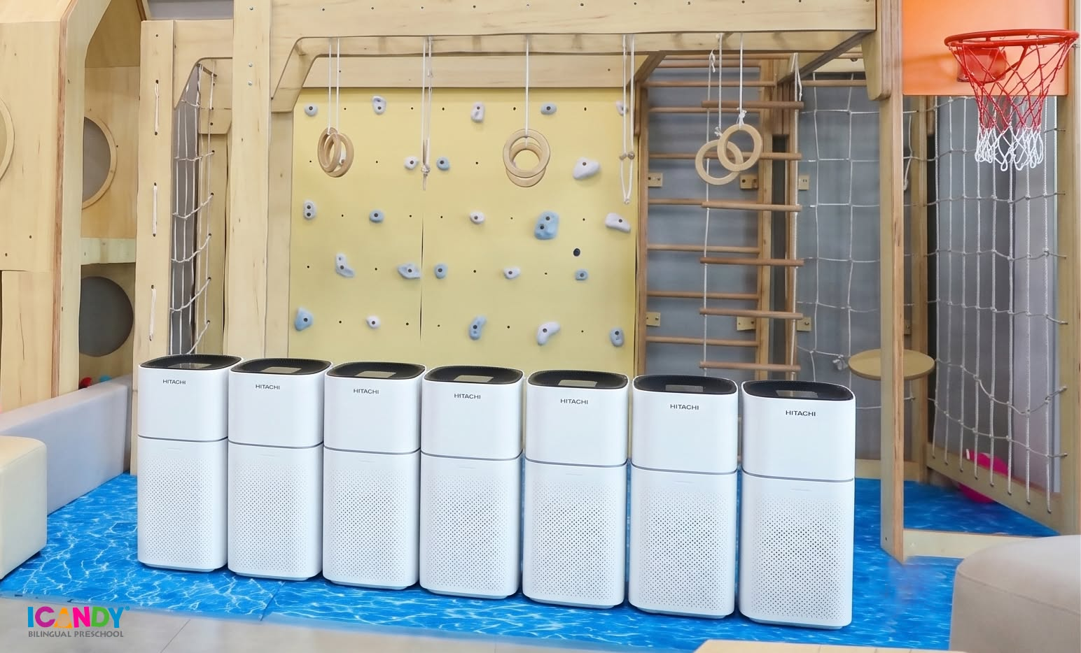 Hệ thống m&aacute;y lọc kh&ocirc;ng kh&iacute; Hitachi hiện đại trang bị cho c&aacute;c ph&ograve;ng học tại ICANDY Preschool