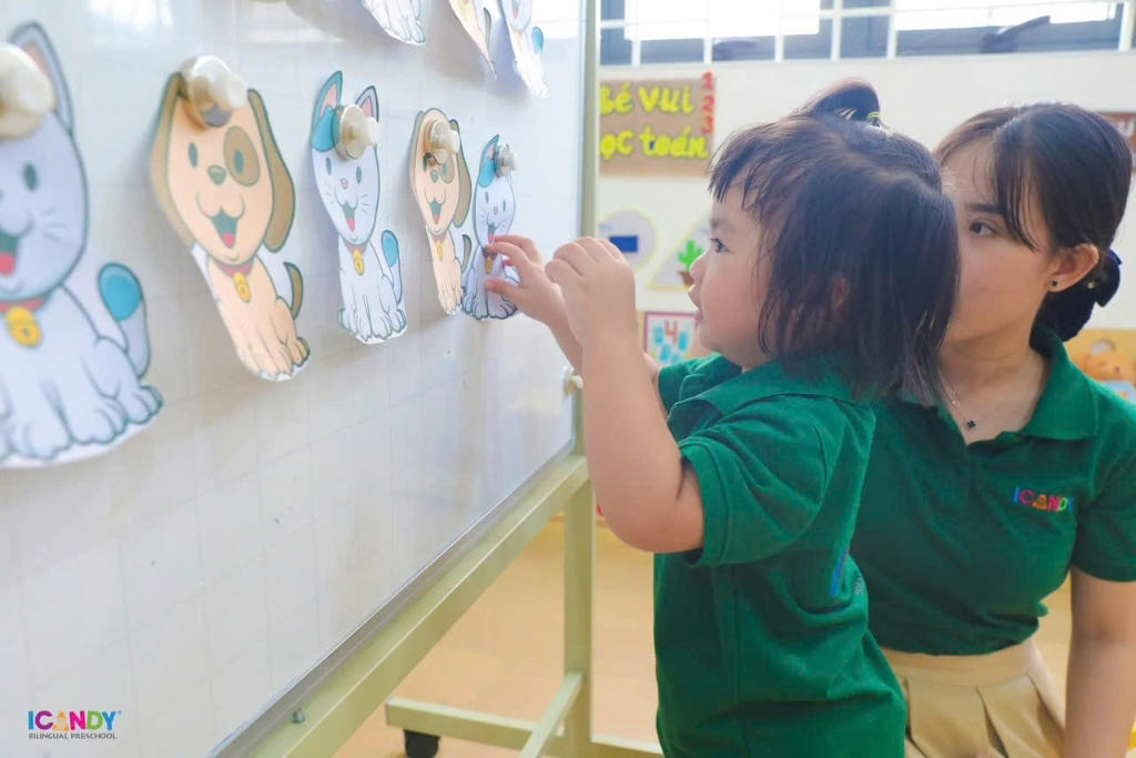 Học sinh ICANDY Preschool hào hứng học đếm số lượng qua hình ảnh con vật ngộ nghĩnh