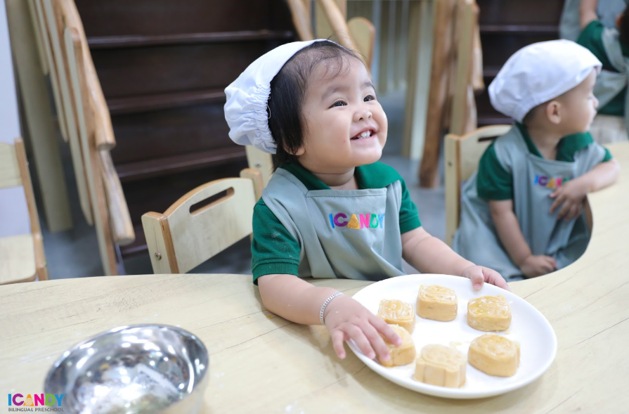 Trải nghiệm làm bánh Trung Thu
