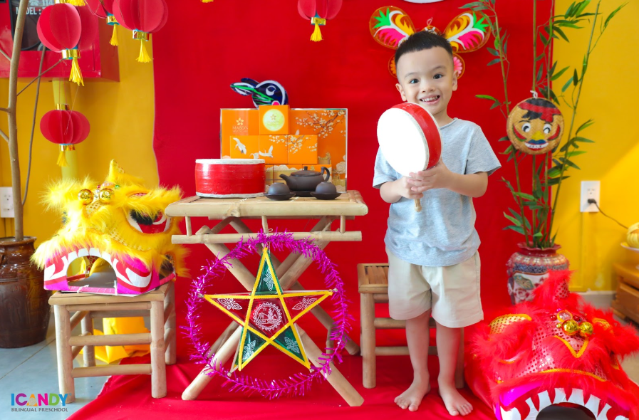 Trải nghiệm tự làm lồng đèn Trung Thu