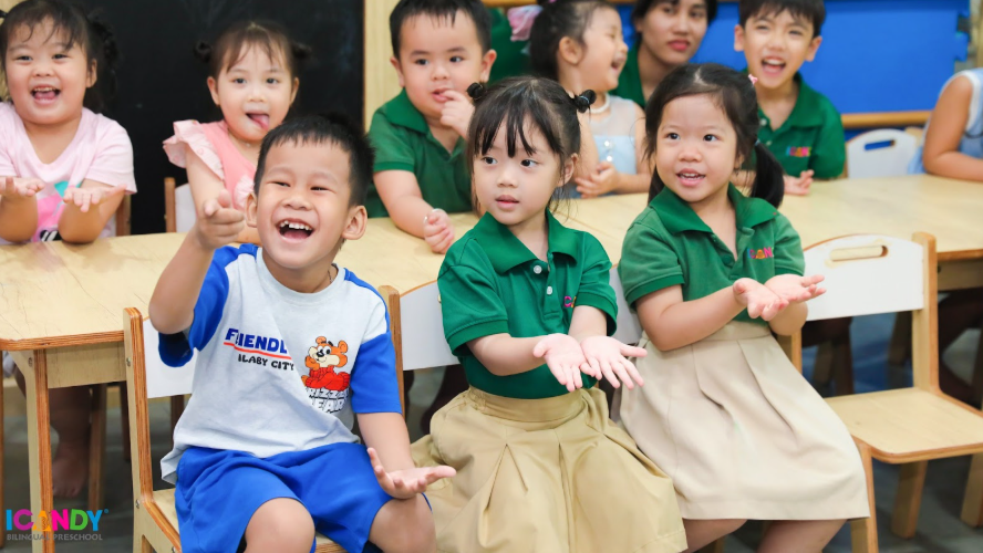 trẻ học mầm non 1