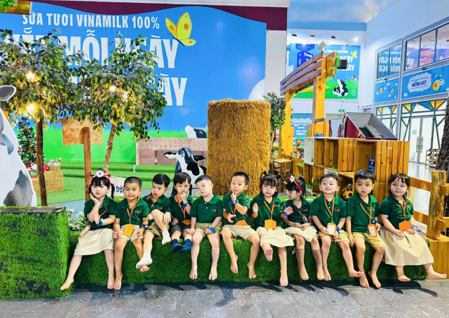 trẻ học mầm non 2