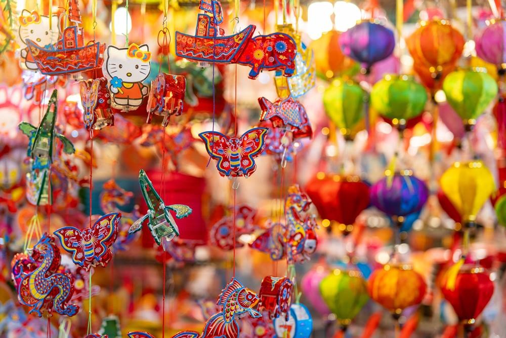 Phố lồng đèn Lương Nhữ Học rực rỡ sắc màu đón Tết Trung Thu