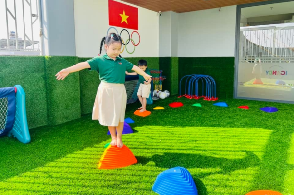 15 trò chơi tập thể cho trẻ mầm non giúp bé vui khỏe mỗi ngày