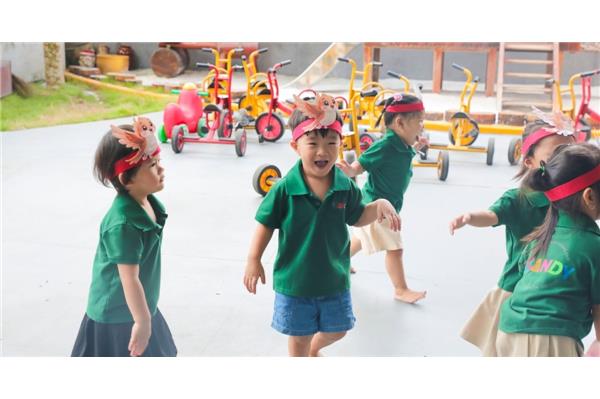 Bí quyết giúp con khỏe mạnh trong mùa hè