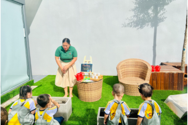 Bilingual education method – The foundation to help children confidently communicate in English