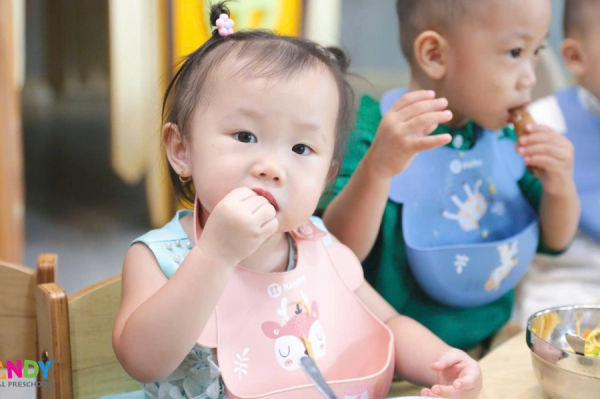 Dinh Dưỡng Cho Trẻ Mầm Non Theo Từng Độ Tuổi: Ăn Gì Để Con Lớn Khỏe?