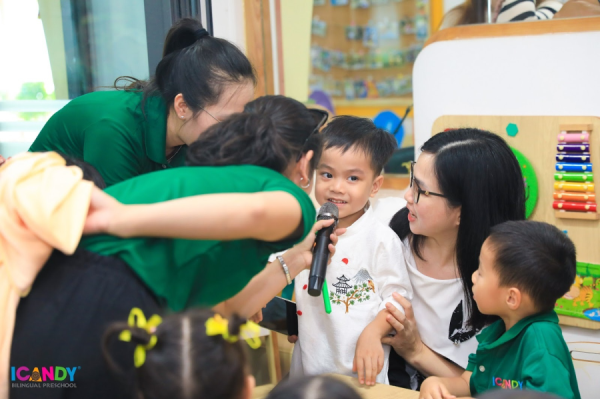 Làm sao để trẻ mầm non giao tiếp tự tin hơn?