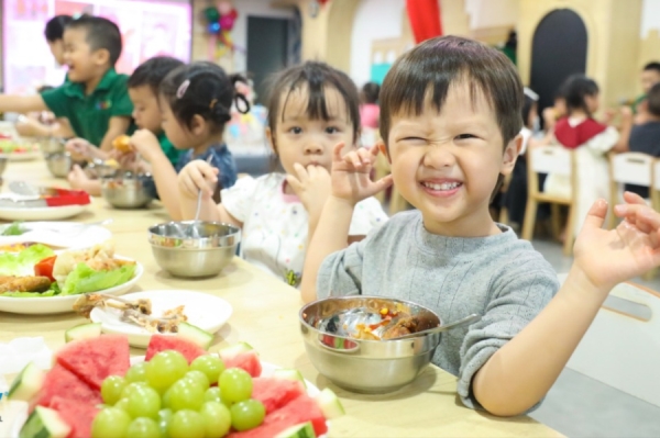 Những thực phẩm tốt cho sự phát triển của trẻ nhỏ ba mẹ nên biết