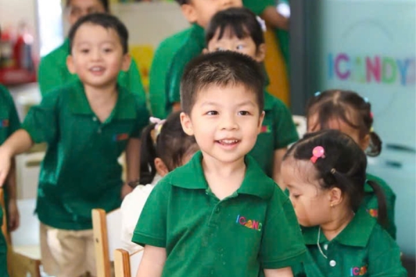 Trẻ chậm nói có nên học trường mầm non song ngữ không?